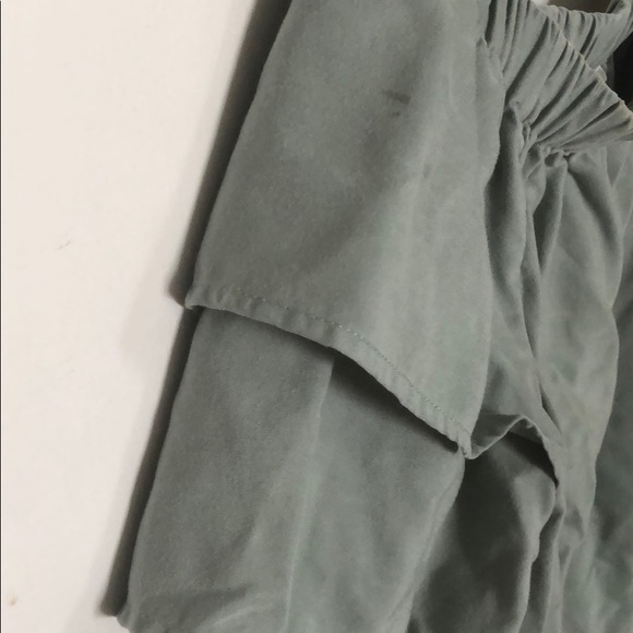 Off Should, Ruffle Sleeved Top - Picture 2 of 2